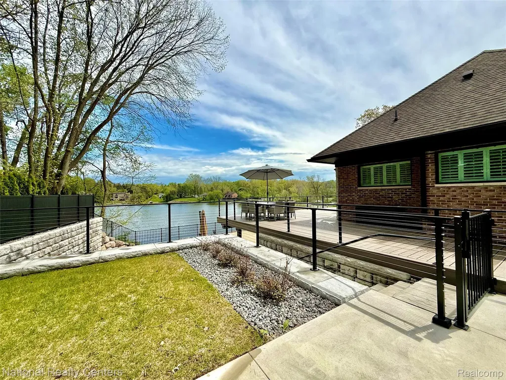 7050 Lake Shannon Court Tyrone Township MI 48430