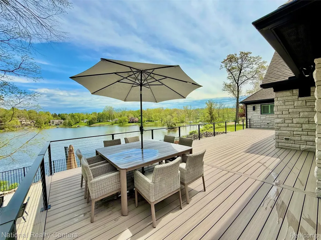7050 Lake Shannon Court Tyrone Township MI 48430