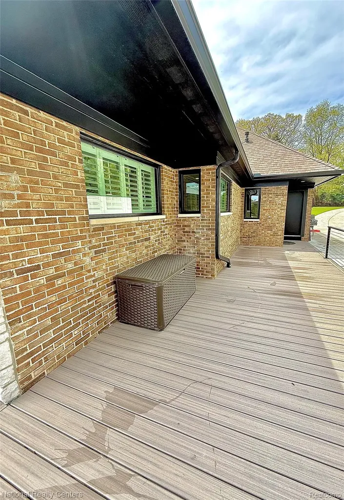 7050 Lake Shannon Court Tyrone Township MI 48430