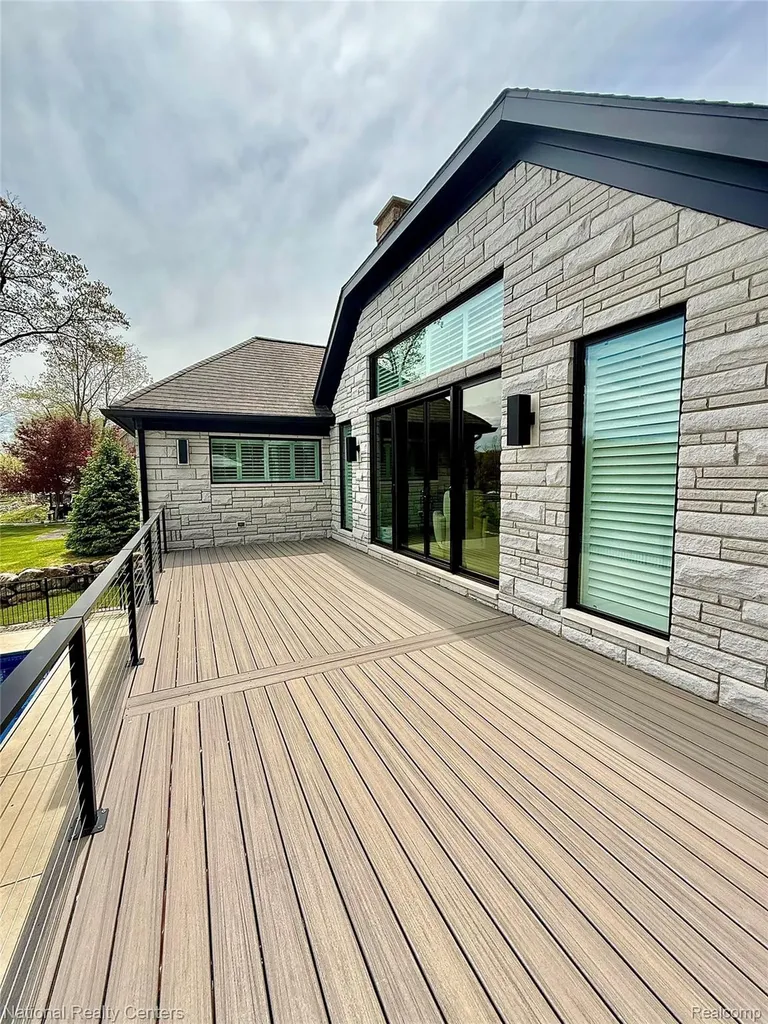 7050 Lake Shannon Court Tyrone Township MI 48430
