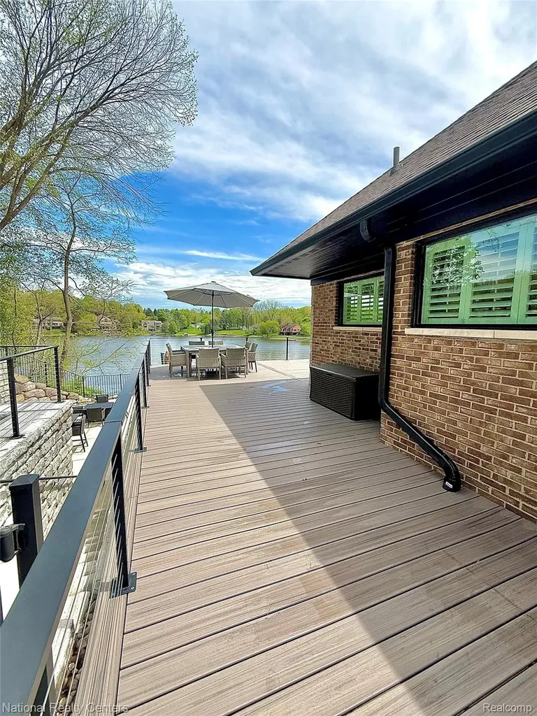 7050 Lake Shannon Court Tyrone Township MI 48430