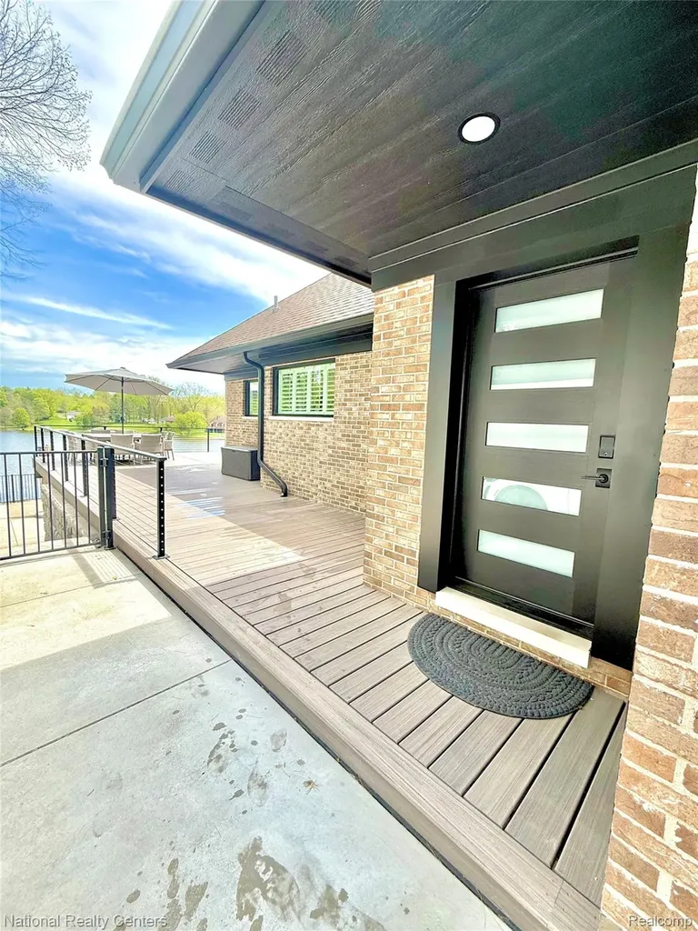 7050 Lake Shannon Court Tyrone Township MI 48430