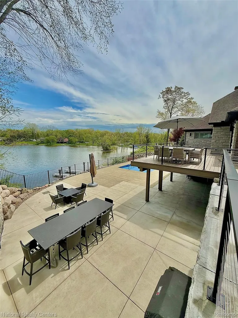 7050 Lake Shannon Court Tyrone Township MI 48430