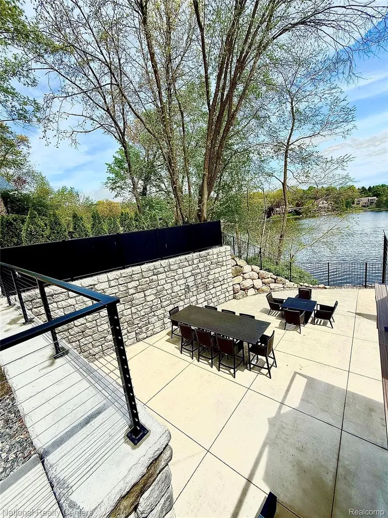 7050 Lake Shannon Court Tyrone Township MI 48430