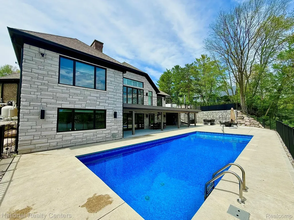 7050 Lake Shannon Court Tyrone Township MI 48430