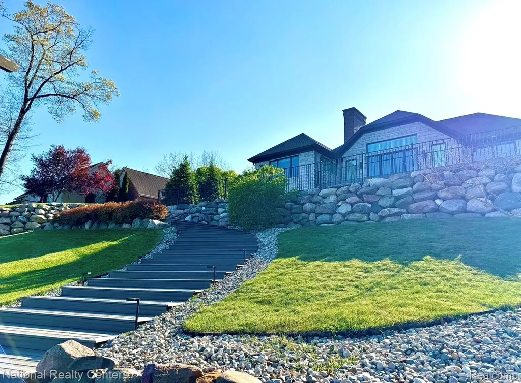 7050 Lake Shannon Court Tyrone Township MI 48430