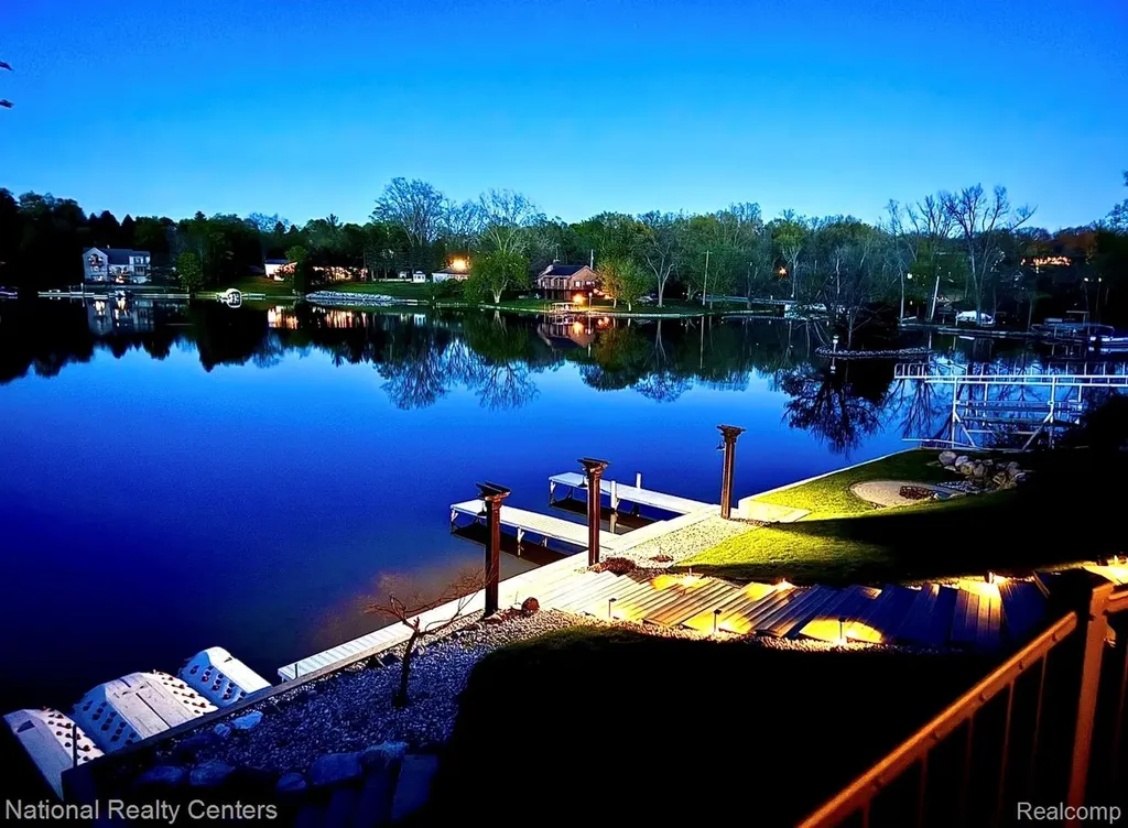 7050 Lake Shannon Court Tyrone Township MI 48430