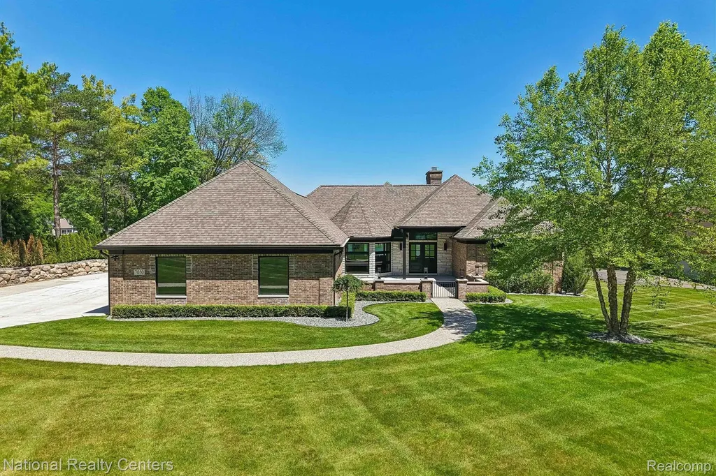 7050 Lake Shannon Court Tyrone Township MI 48430
