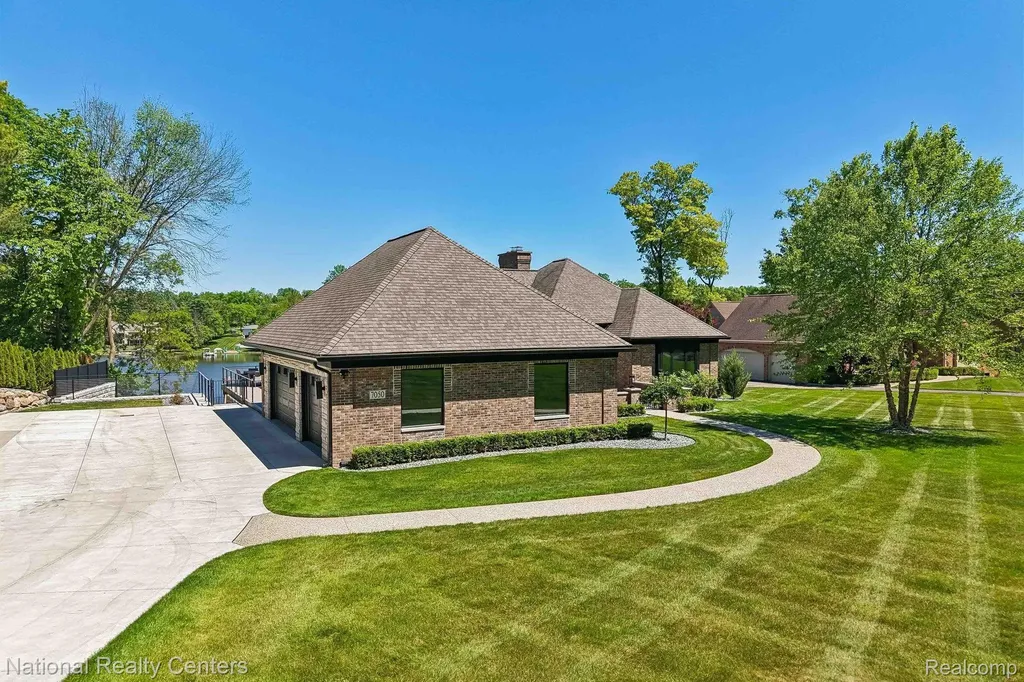 7050 Lake Shannon Court Tyrone Township MI 48430