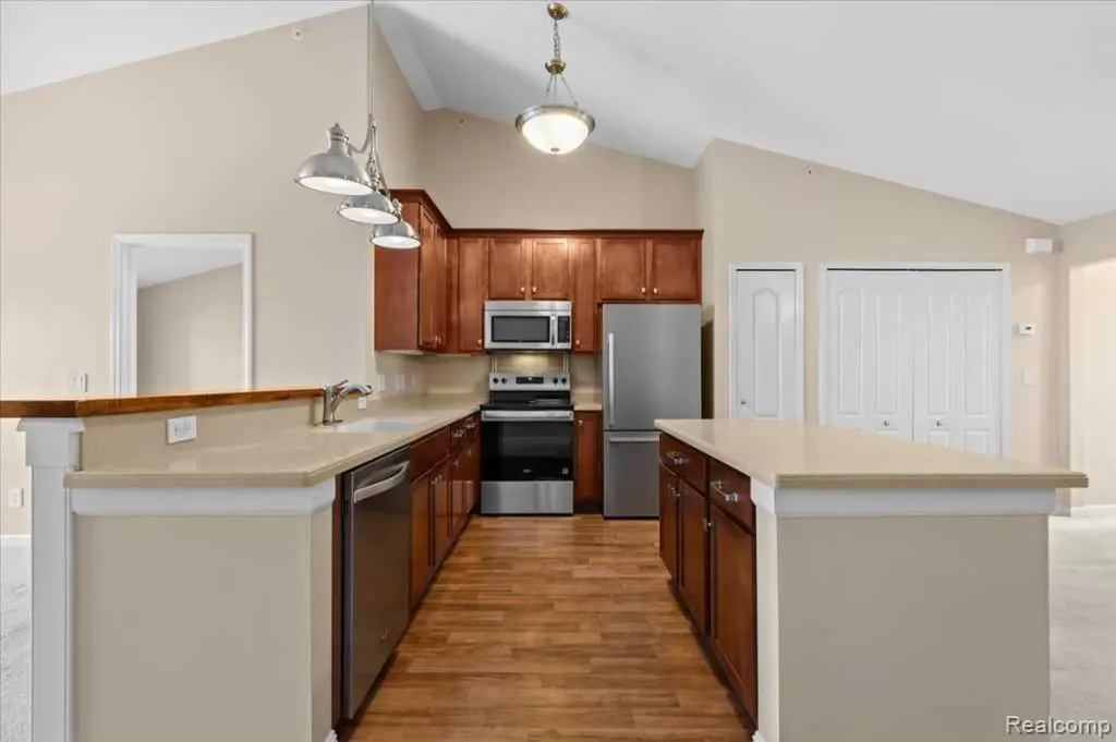 3262 Johanna Ware W Wixom City MI 48393