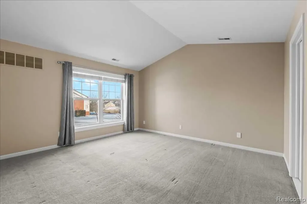 3262 Johanna Ware W Wixom City MI 48393