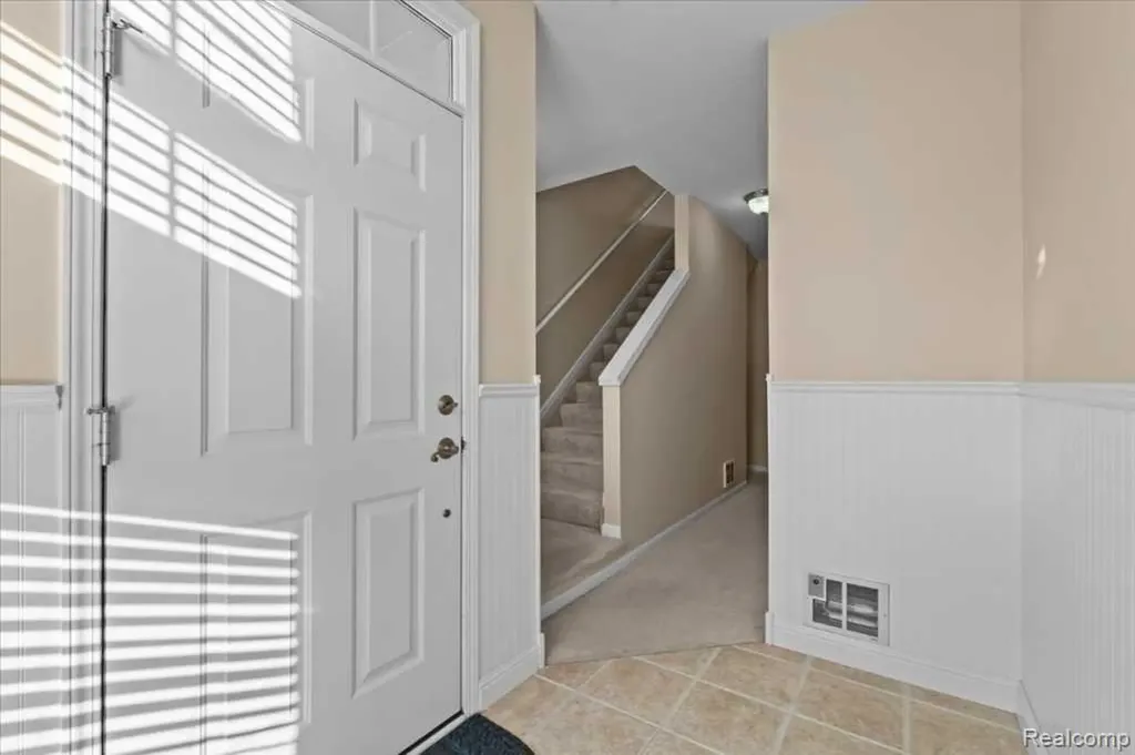 3262 Johanna Ware W Wixom City MI 48393