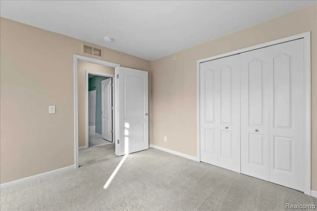 3262 Johanna Ware W Wixom City MI 48393