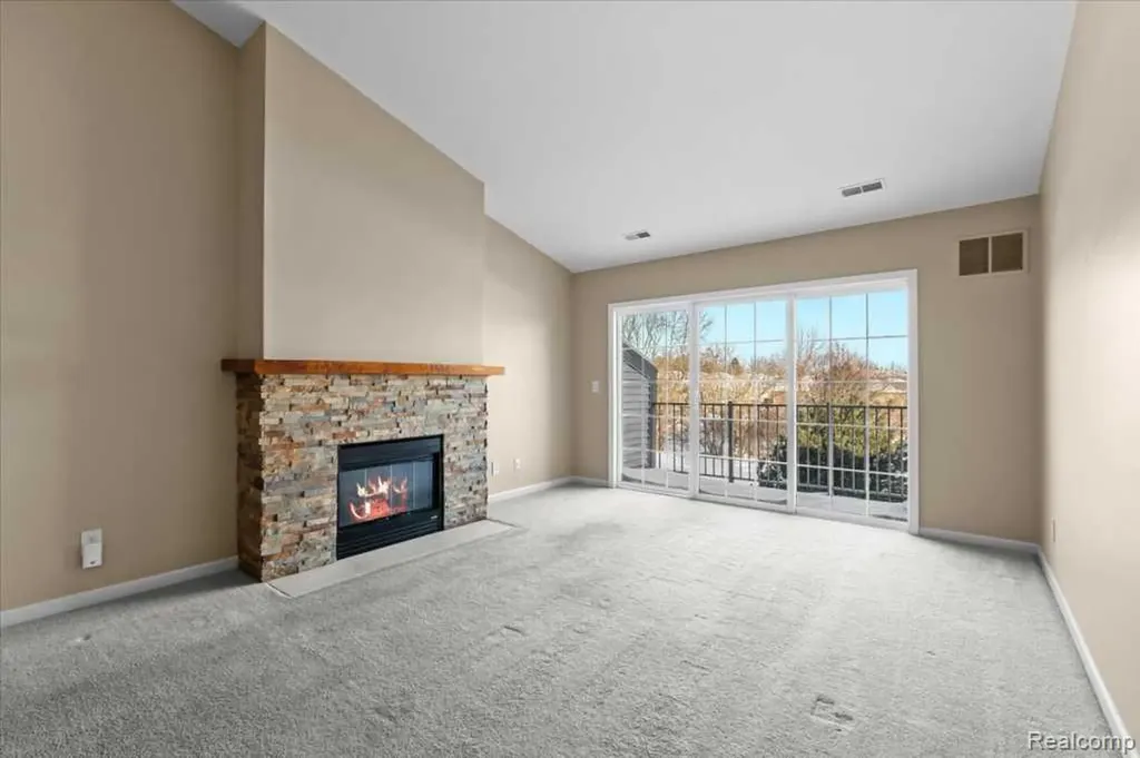 3262 Johanna Ware W Wixom City MI 48393