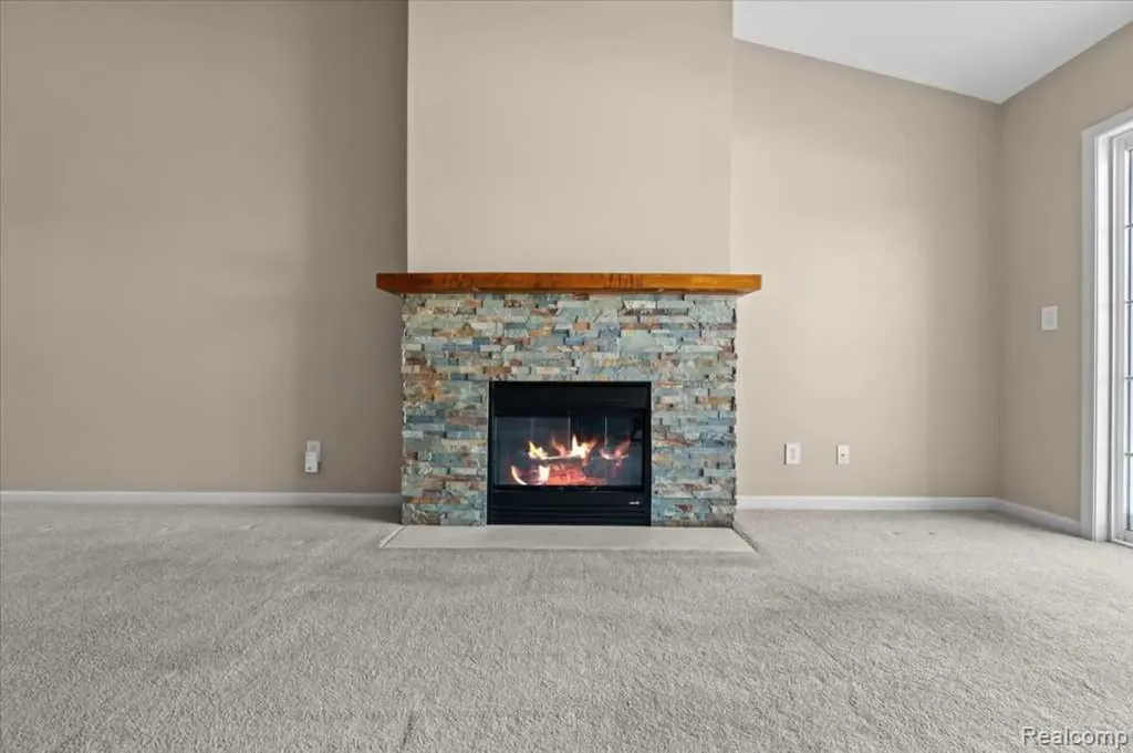 3262 Johanna Ware W Wixom City MI 48393
