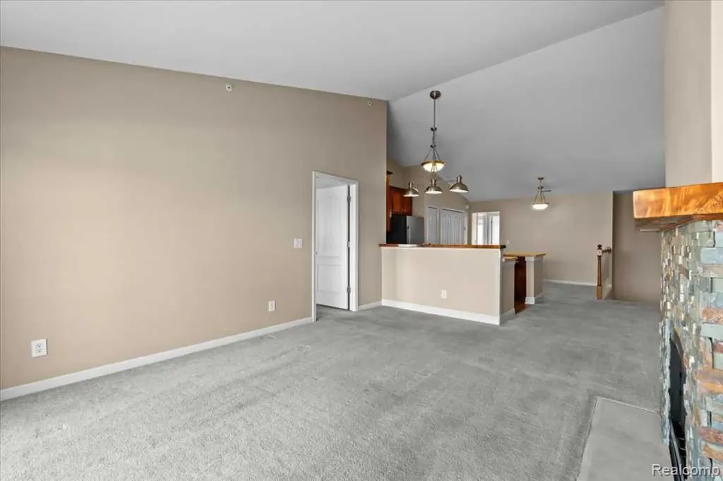 3262 Johanna Ware W Wixom City MI 48393