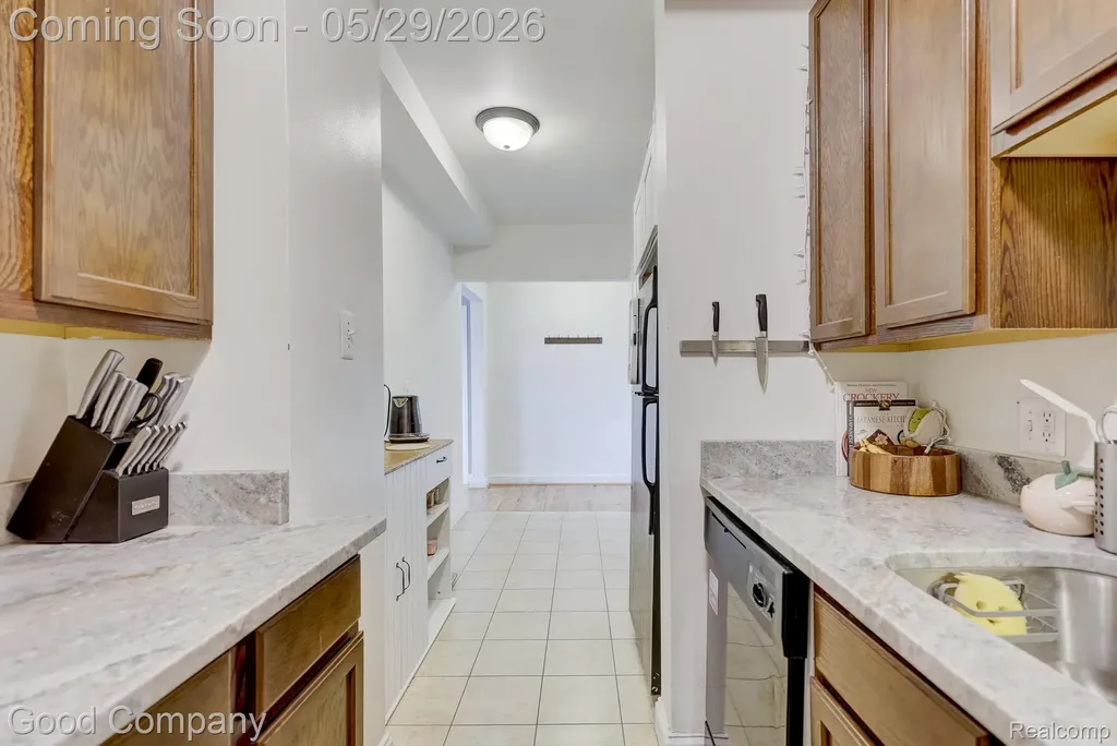15 E Kirby Street Detroit City MI 48202
