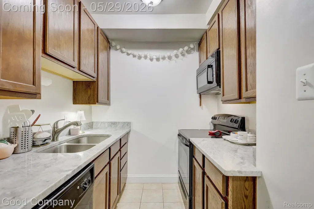 15 E Kirby Street Detroit City MI 48202