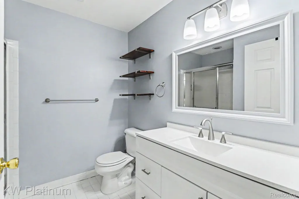 16531 Covington Drive Clinton Charter Township MI 48038