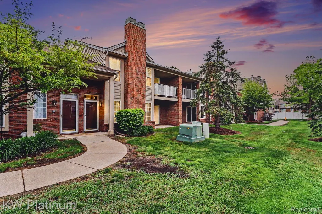 16531 Covington Drive Clinton Charter Township MI 48038