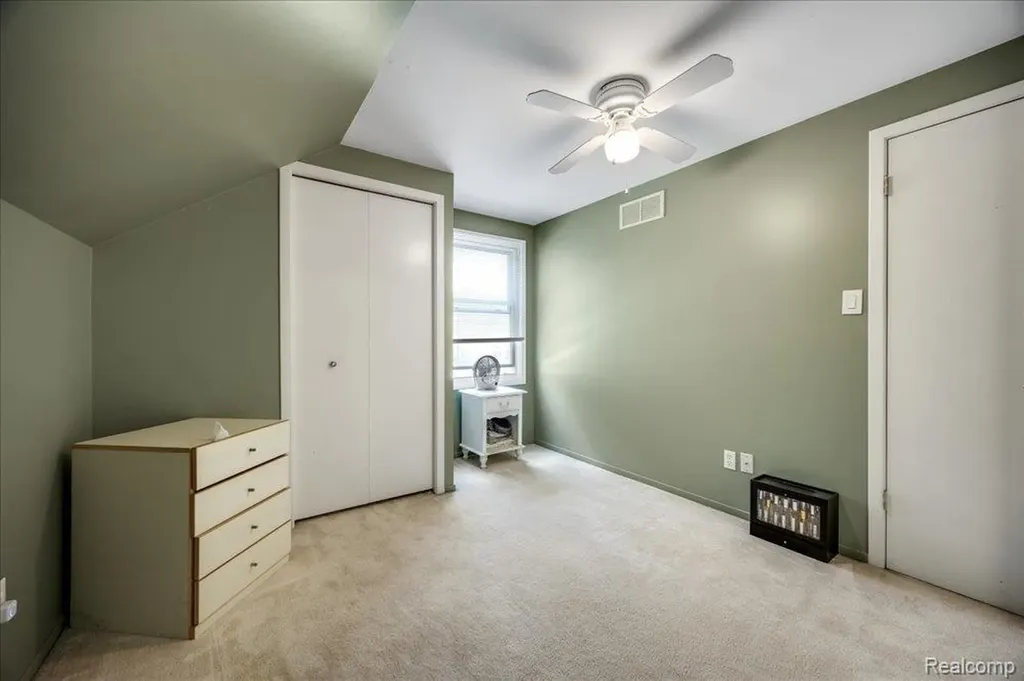 8790 Oakside Avenue Commerce Charter Township MI 48382