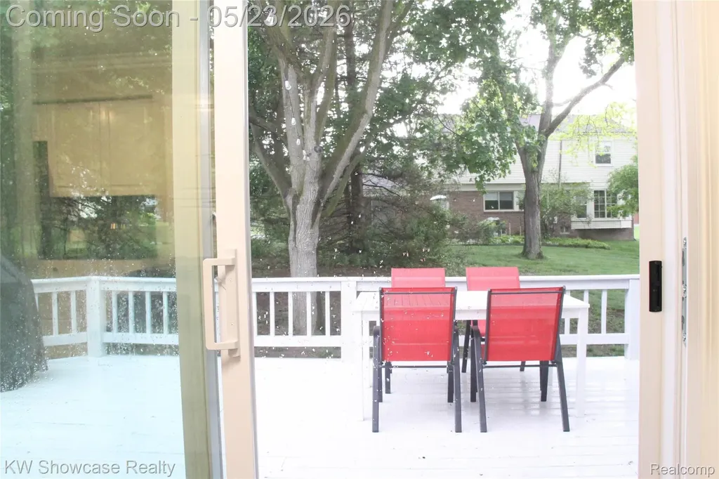 5226 Green Road West Bloomfield Charter Township MI 48323