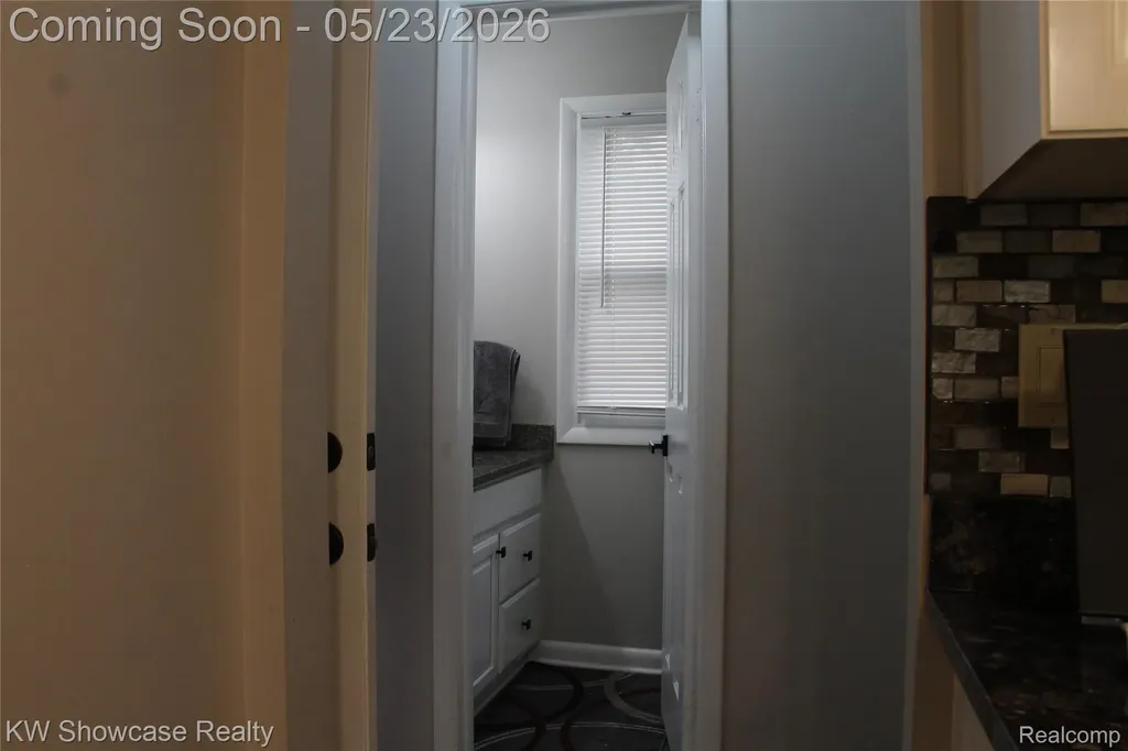 5226 Green Road West Bloomfield Charter Township MI 48323