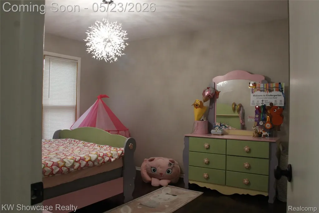 5226 Green Road West Bloomfield Charter Township MI 48323