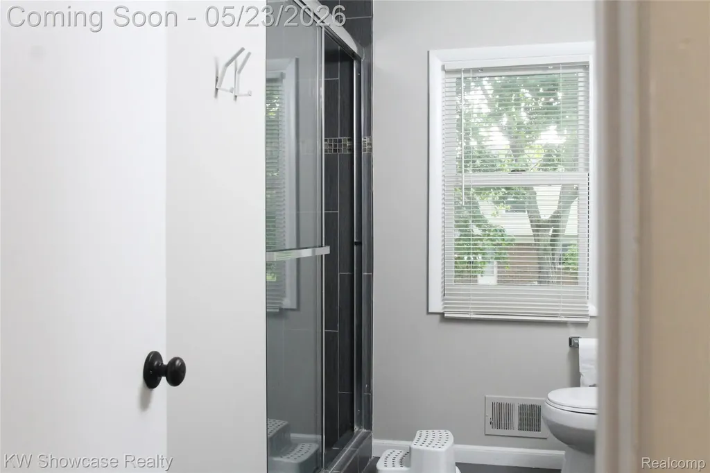 5226 Green Road West Bloomfield Charter Township MI 48323