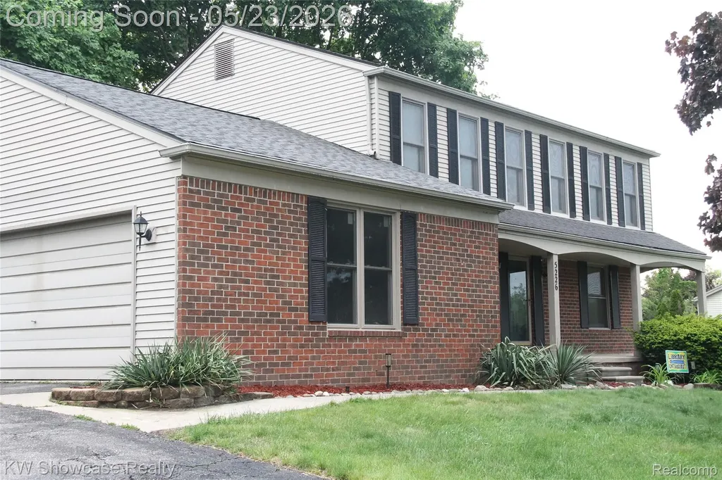 5226 Green Road West Bloomfield Charter Township MI 48323