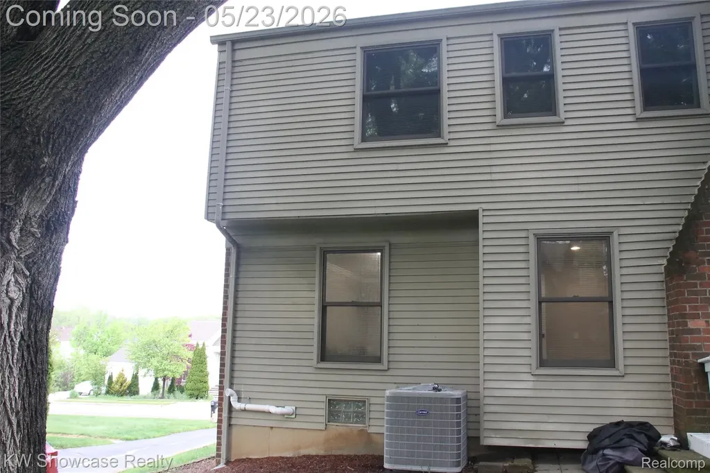 5226 Green Road West Bloomfield Charter Township MI 48323