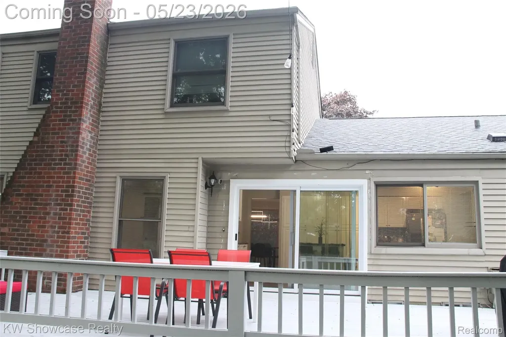 5226 Green Road West Bloomfield Charter Township MI 48323