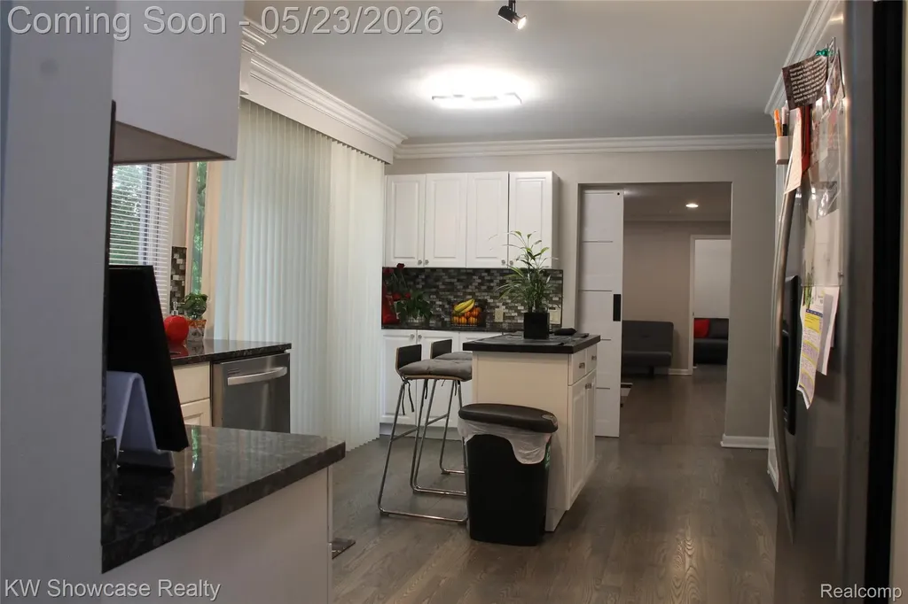 5226 Green Road West Bloomfield Charter Township MI 48323