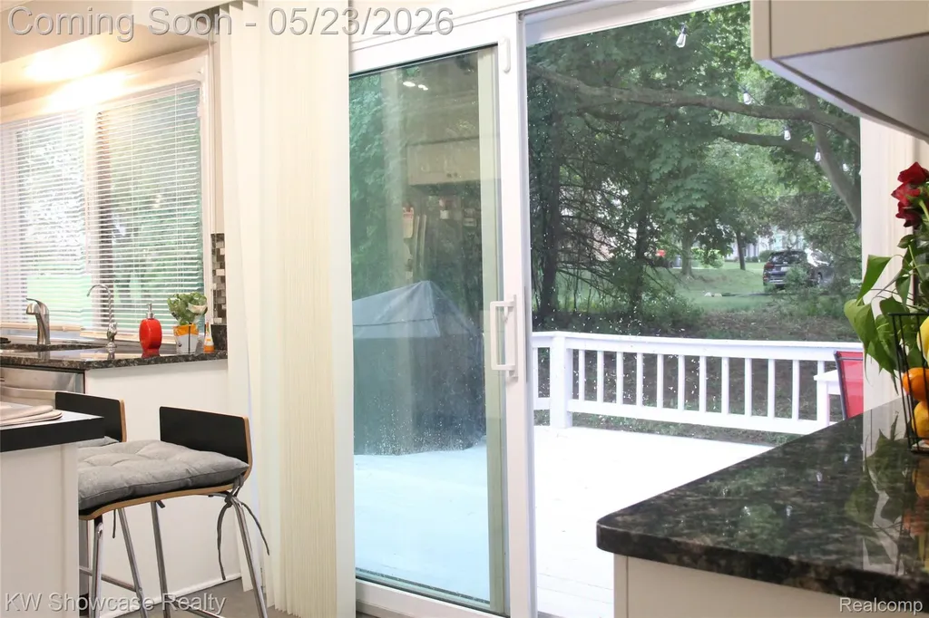 5226 Green Road West Bloomfield Charter Township MI 48323
