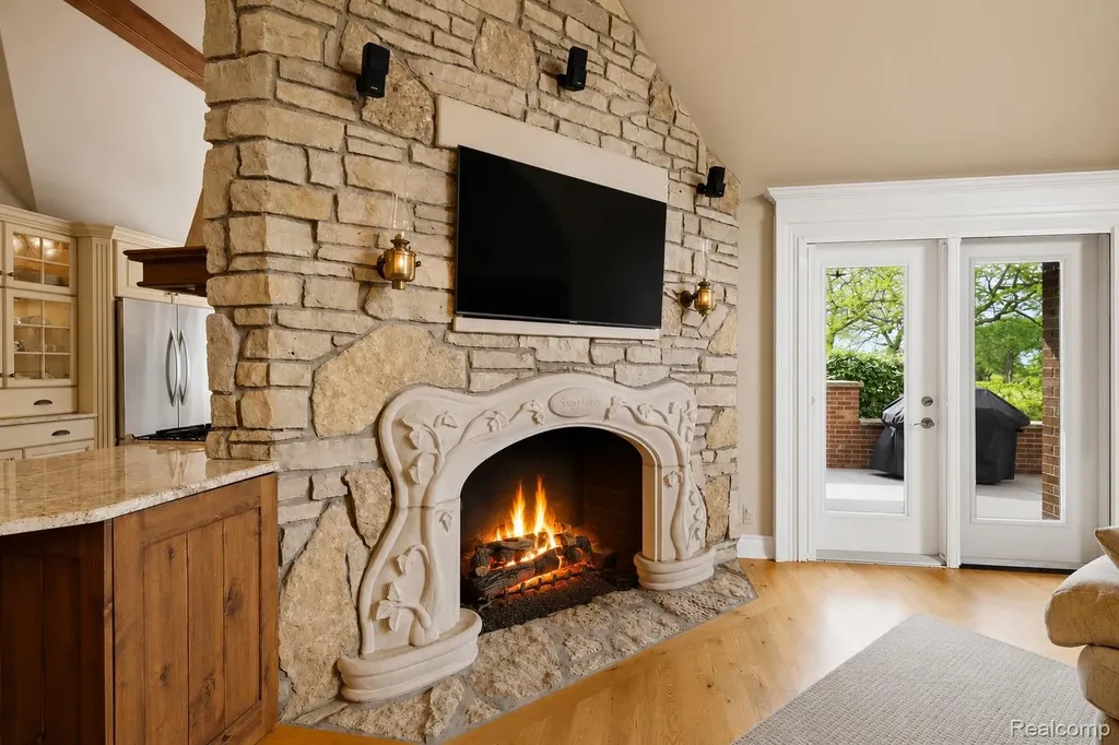 9095 S Saginaw Road Grand Blanc Charter Township MI 48439