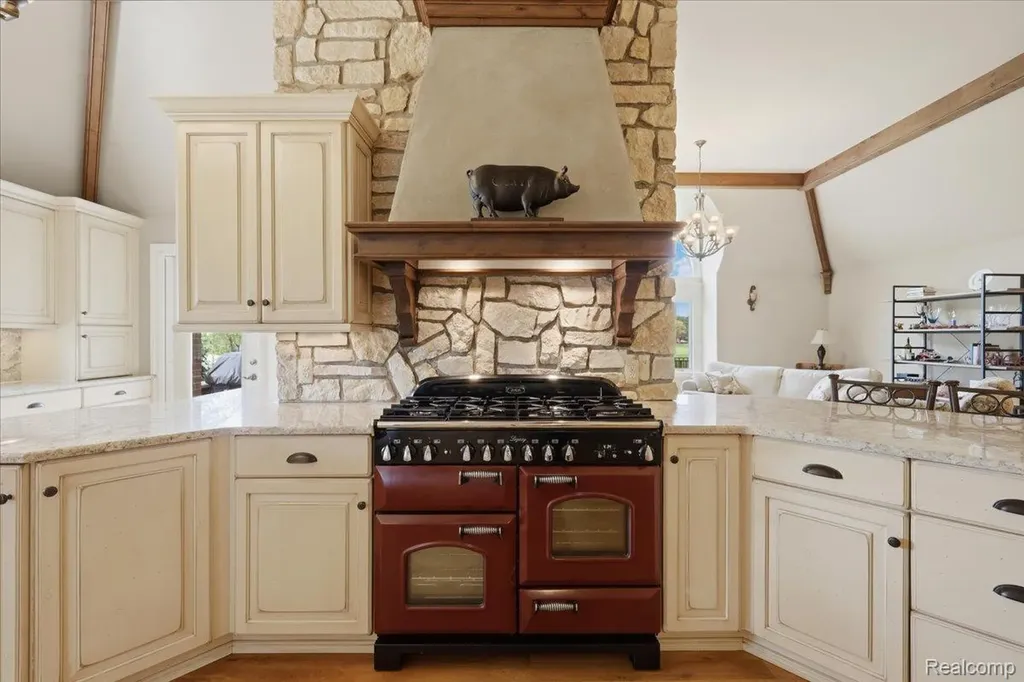 9095 S Saginaw Road Grand Blanc Charter Township MI 48439