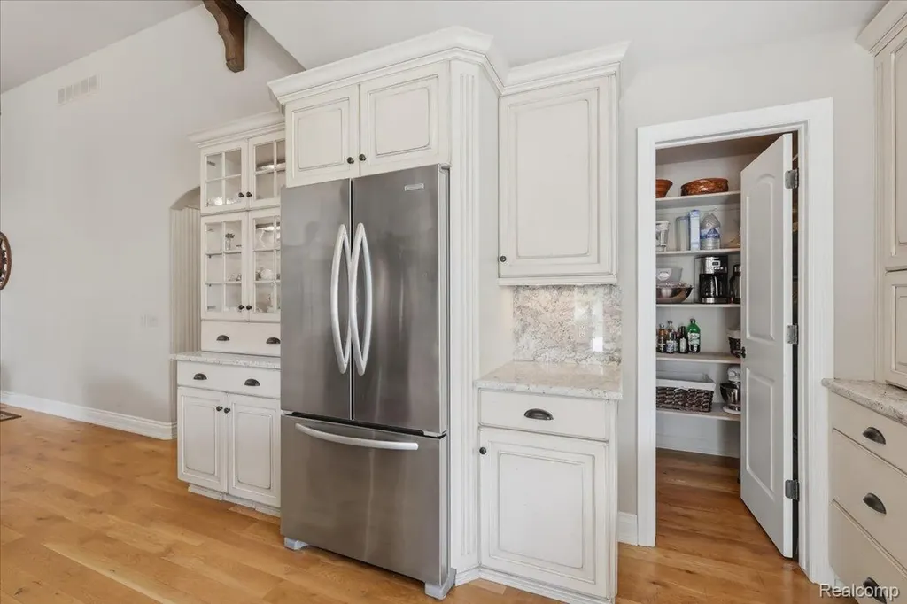 9095 S Saginaw Road Grand Blanc Charter Township MI 48439