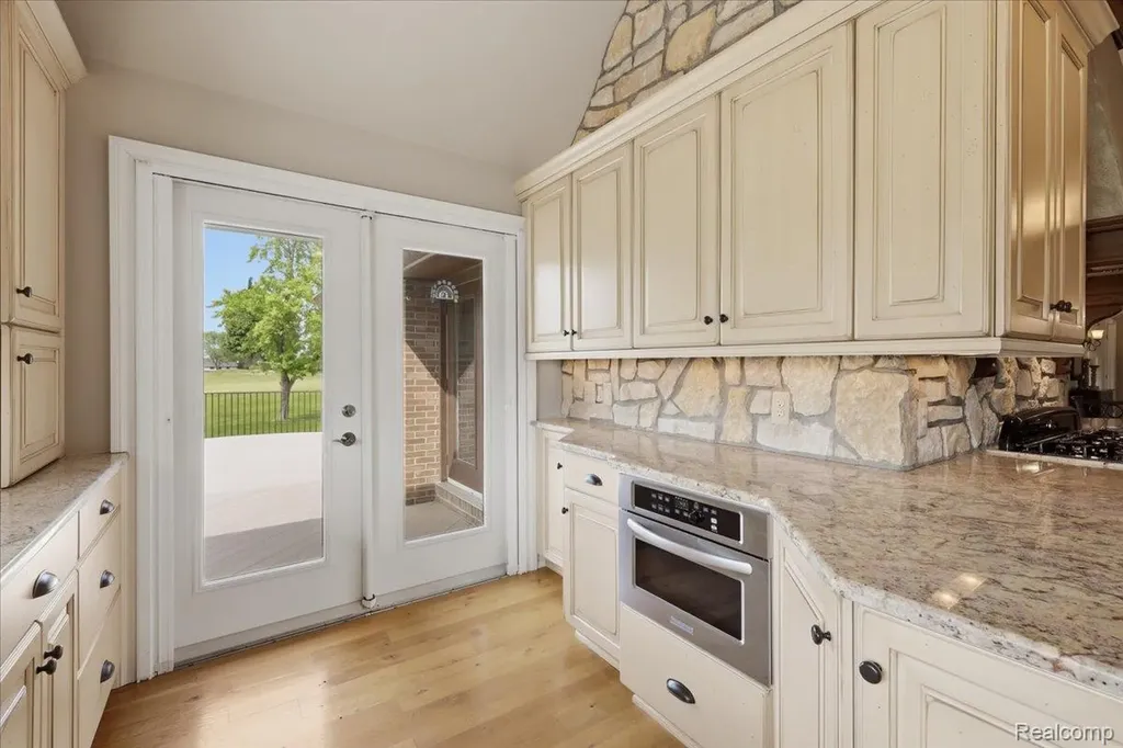 9095 S Saginaw Road Grand Blanc Charter Township MI 48439