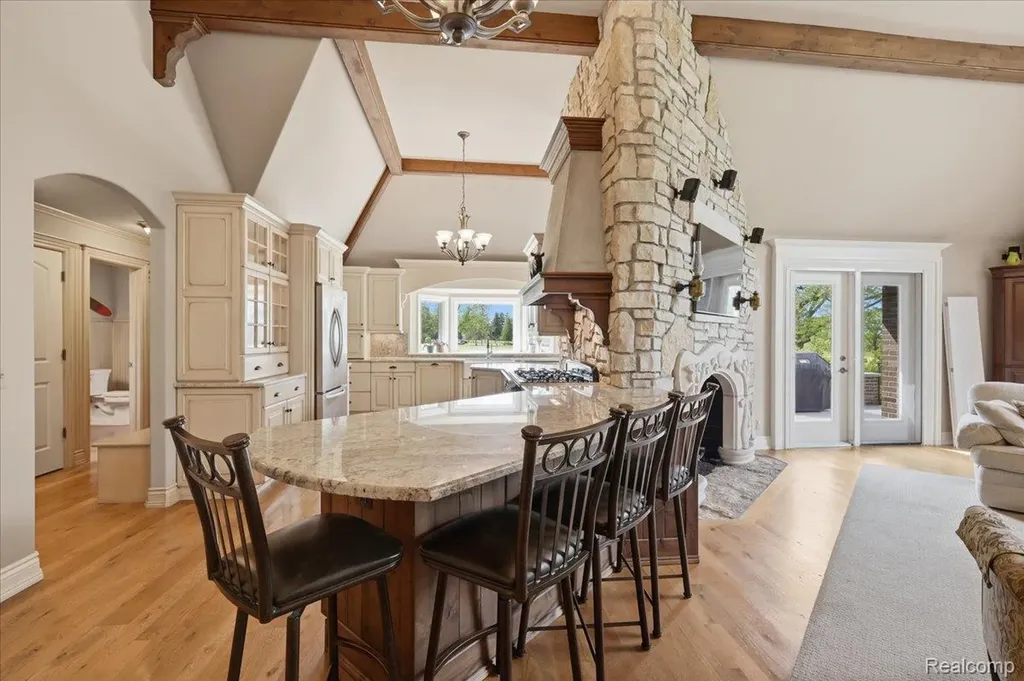 9095 S Saginaw Road Grand Blanc Charter Township MI 48439