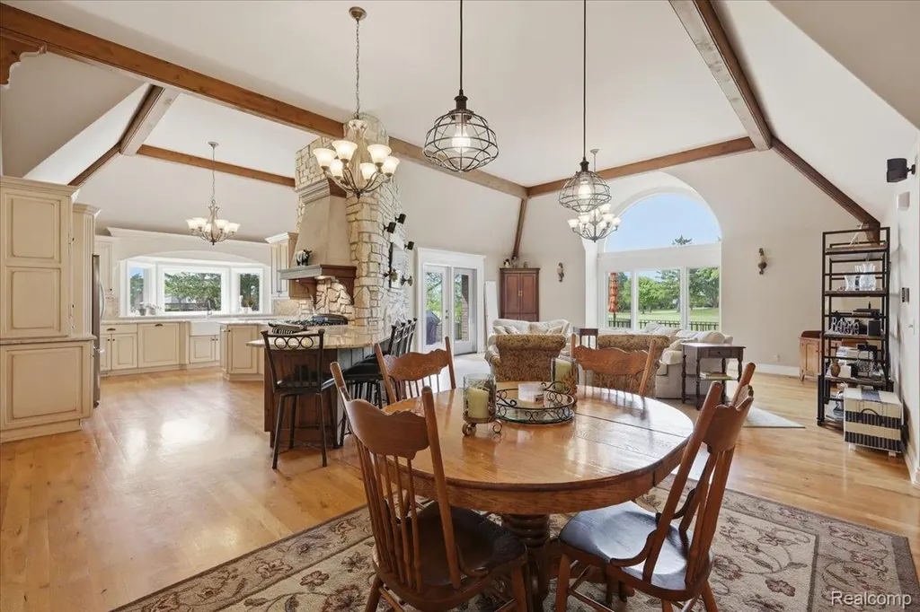 9095 S Saginaw Road Grand Blanc Charter Township MI 48439