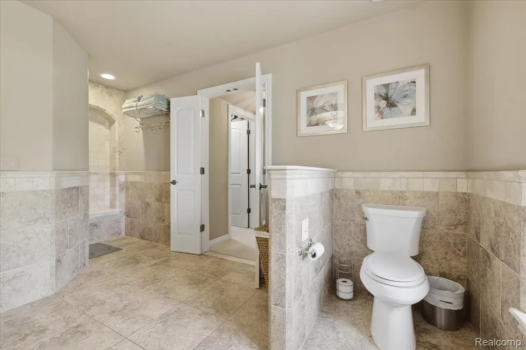 9095 S Saginaw Road Grand Blanc Charter Township MI 48439