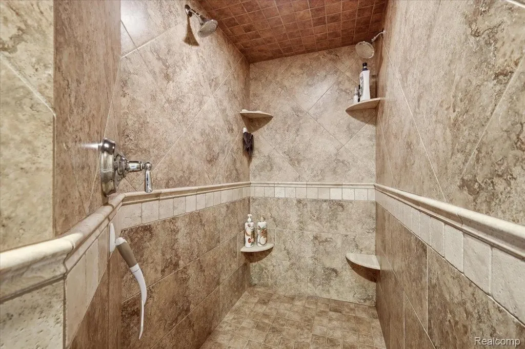 9095 S Saginaw Road Grand Blanc Charter Township MI 48439