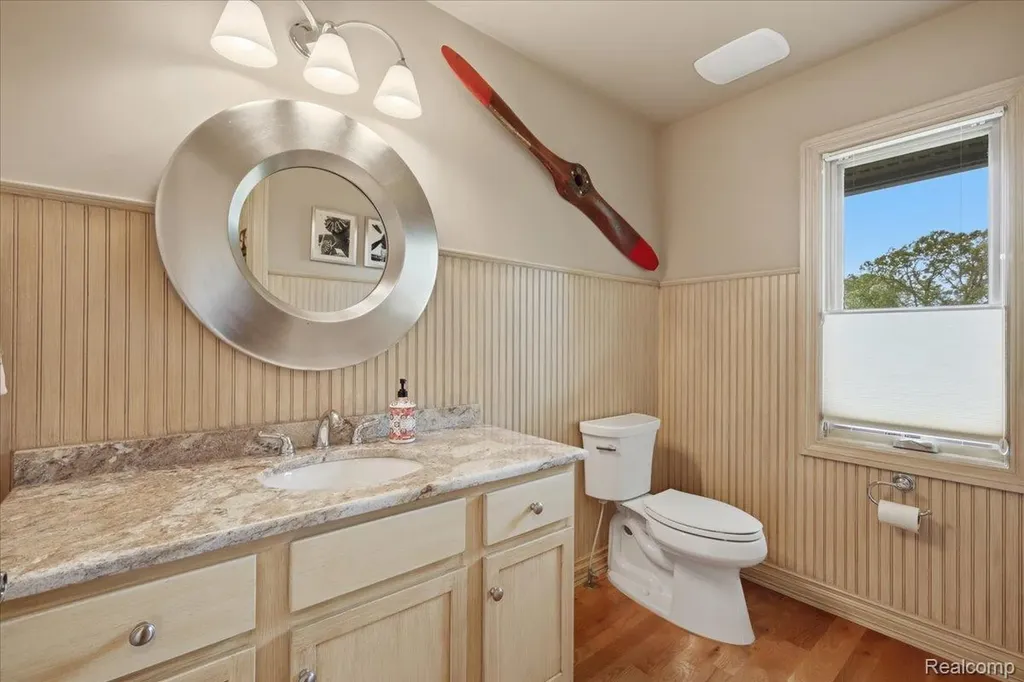 9095 S Saginaw Road Grand Blanc Charter Township MI 48439
