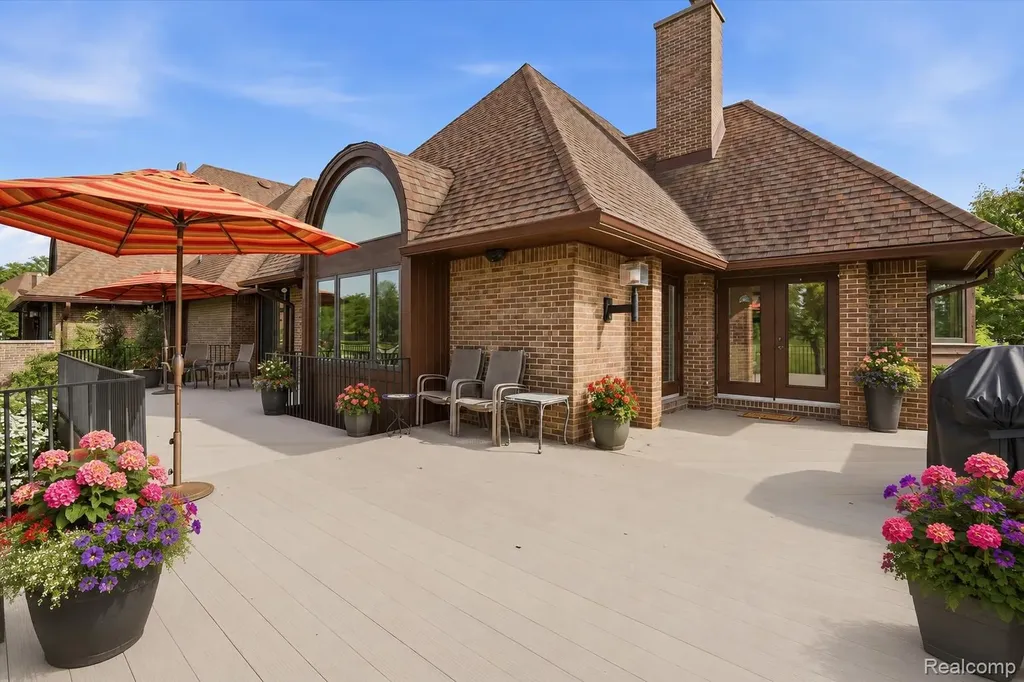 9095 S Saginaw Road Grand Blanc Charter Township MI 48439