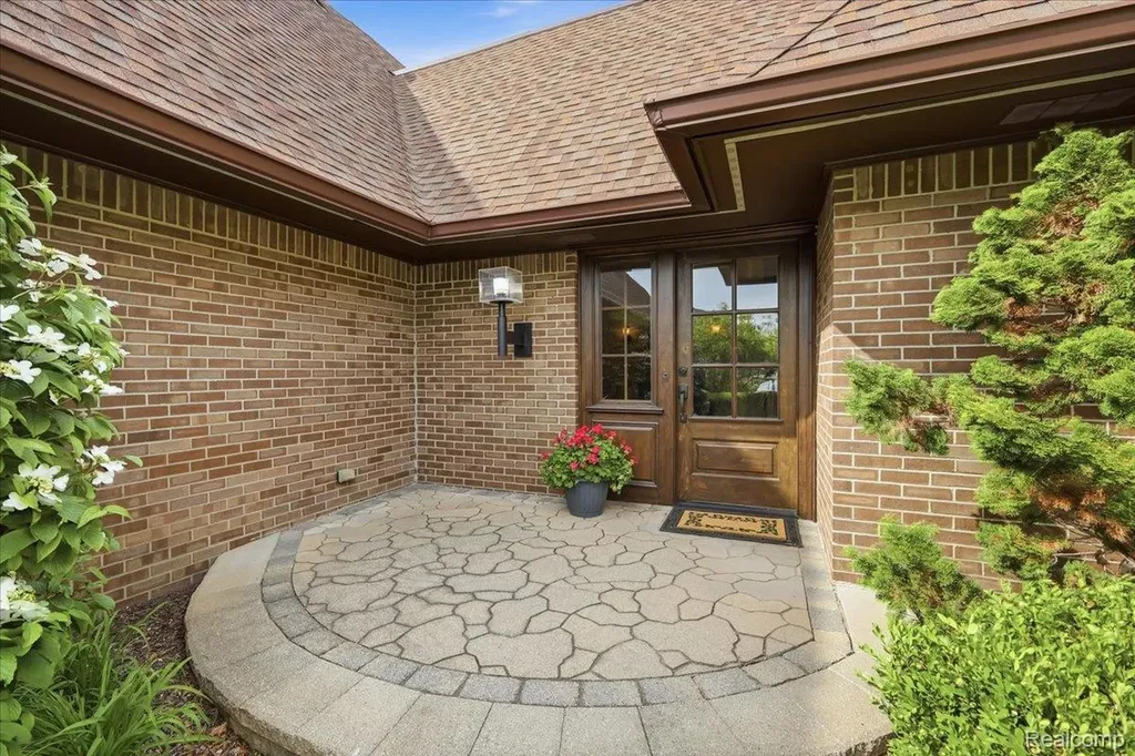9095 S Saginaw Road Grand Blanc Charter Township MI 48439