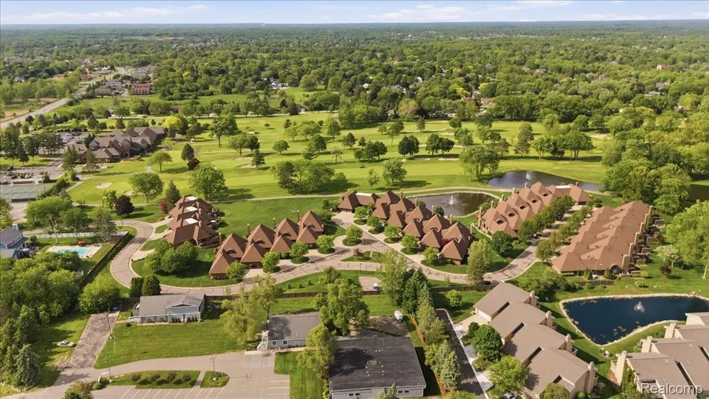 9095 S Saginaw Road Grand Blanc Charter Township MI 48439