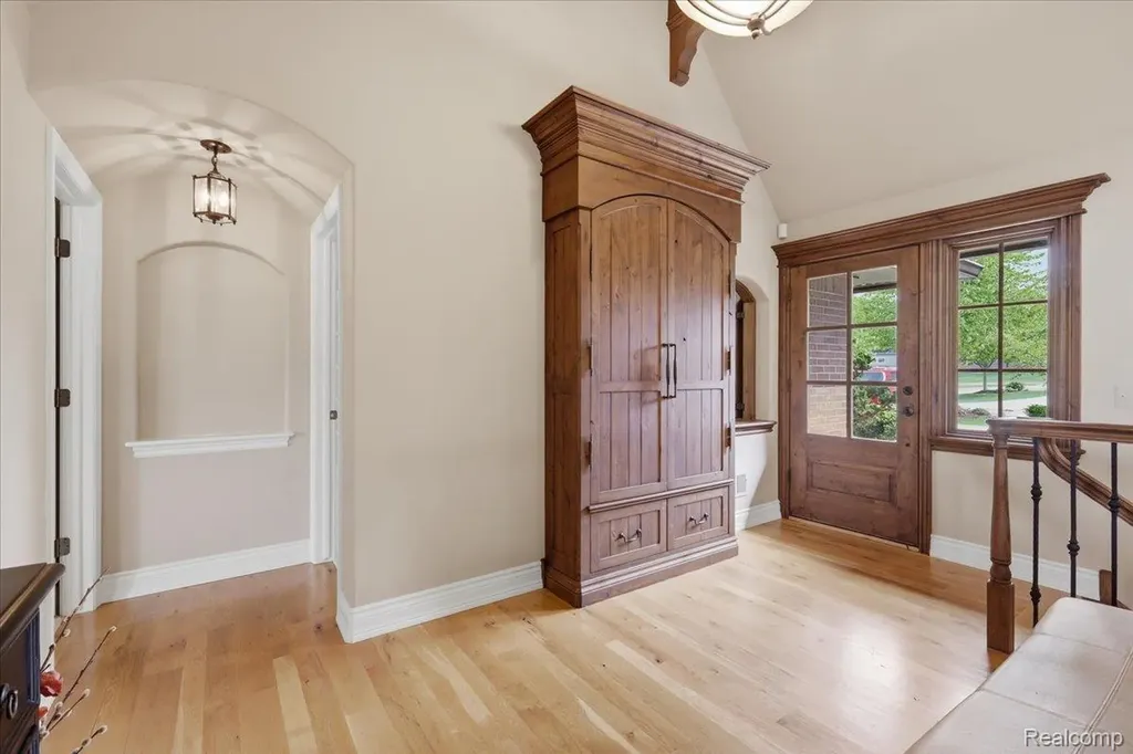 9095 S Saginaw Road Grand Blanc Charter Township MI 48439