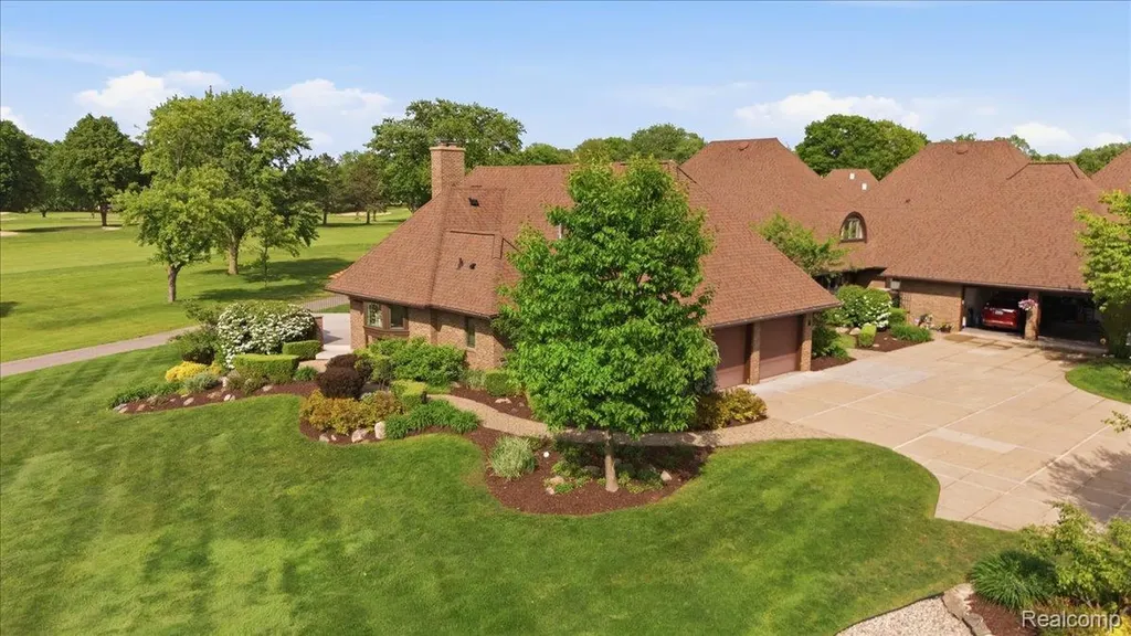 9095 S Saginaw Road Grand Blanc Charter Township MI 48439