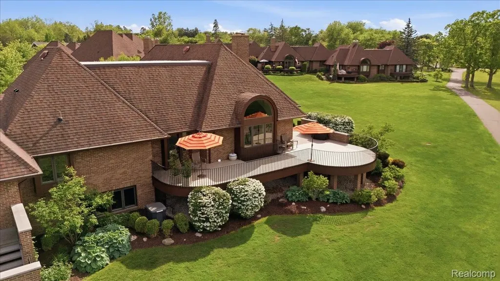 9095 S Saginaw Road Grand Blanc Charter Township MI 48439