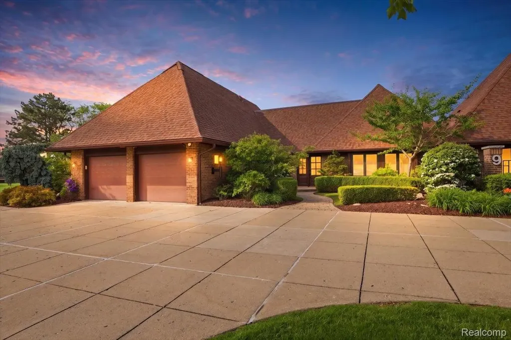 9095 S Saginaw Road Grand Blanc Charter Township MI 48439